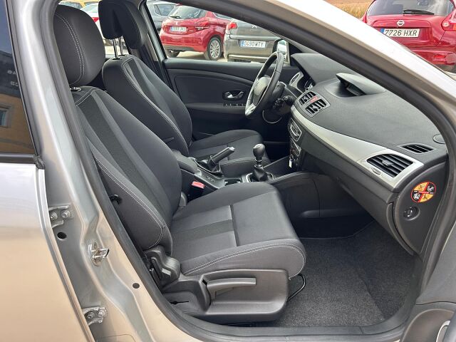 RENAULT MEGANE ESTATE 1.5 DCI SPANISH LHD IN SPAIN ONLY 70000 MILES SUPERB 2011